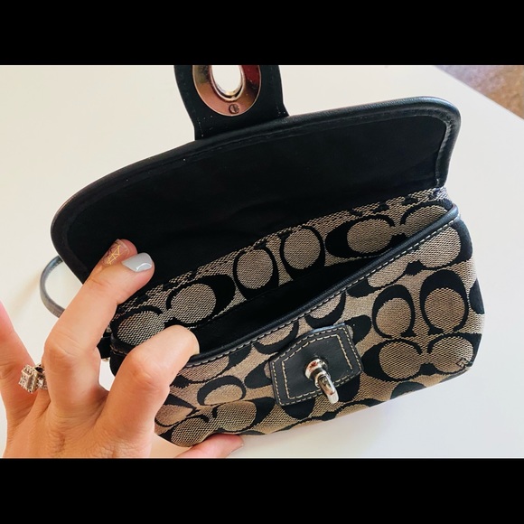 Small black coach clutch - Picture 5 of 5